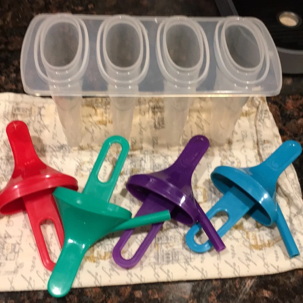 ICE CUBES AND POPS